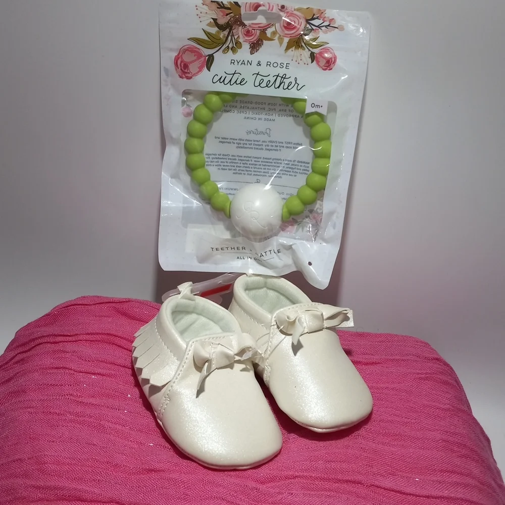 CREAM SHIMMER GIRLS BABY SHOES/ TEETHER+RATTLE BUNDLE